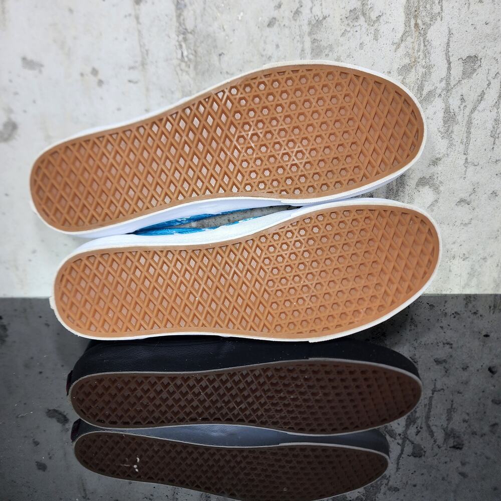 Vans Customs Tidal Wave Print Low Top Sneakers, S… - image 2